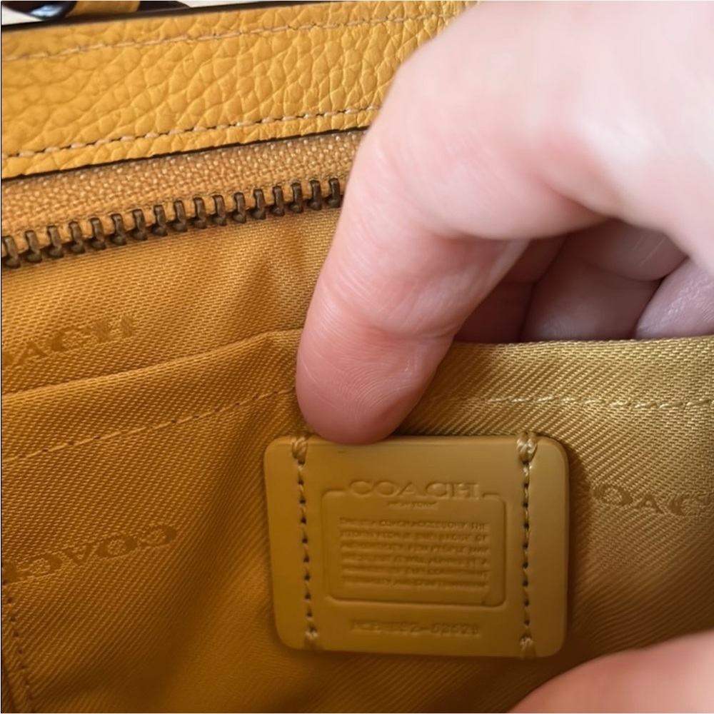 Coach Yellow Leather Crossbody Bag w/ detachable strap and pouch EUC - Picture 7 of 16
